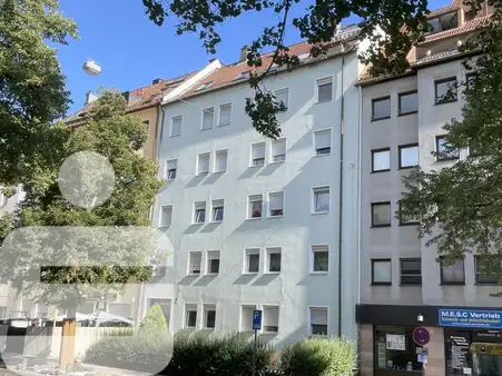 Schön geschnittene Zweizimmerwohnung mit Balkon