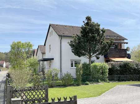 Seitenansicht - Zweifamilienhaus in 90530 Wendelstein mit 134m² kaufen