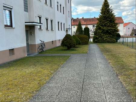Weg zum Haus - Etagenwohnung in 91550 Dinkelsbühl mit 93m² kaufen