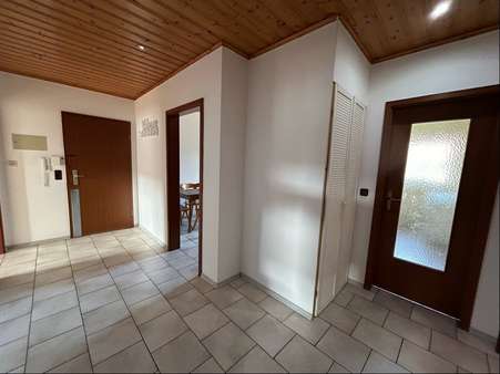Diele Eingangstüre - Etagenwohnung in 91550 Dinkelsbühl mit 93m² kaufen
