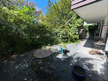 eingewachsene Terrasse eingewachsene Terrasse - Doppelhaushälfte in 91522 Ansbach mit 150m² kaufen