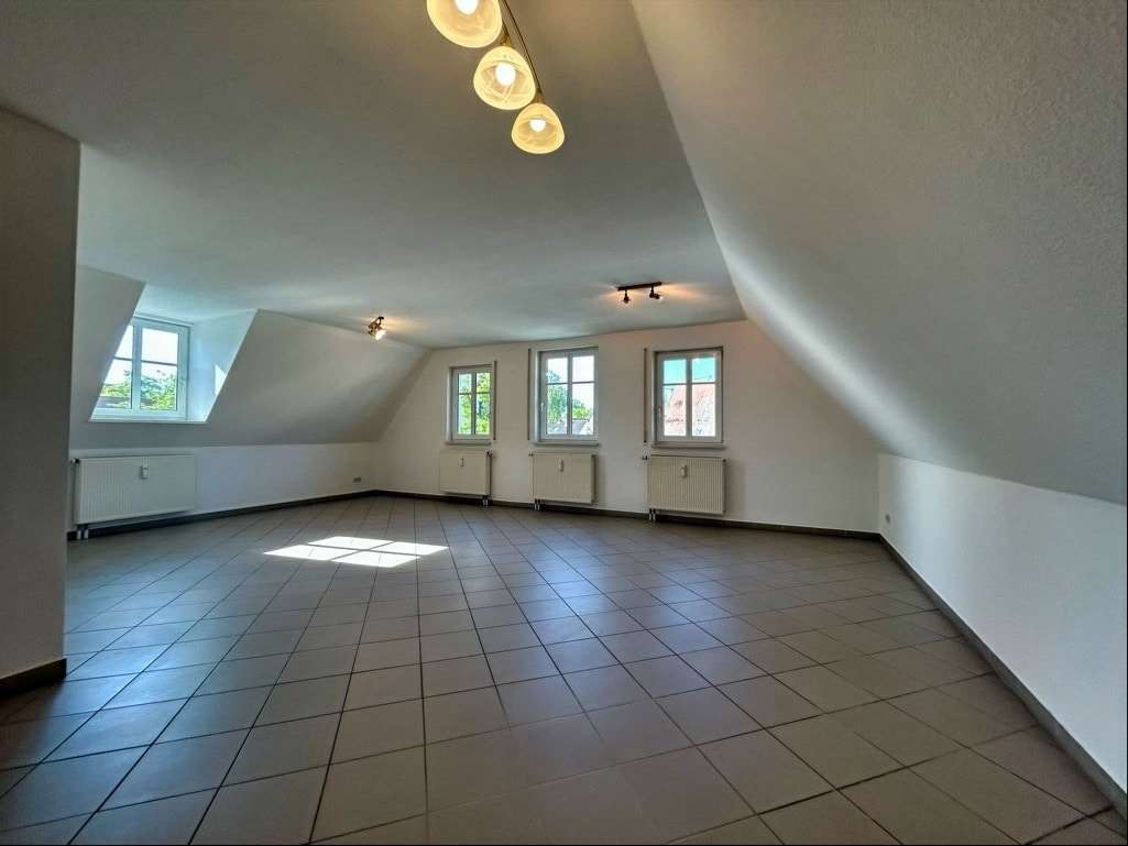 Wohnzimmer Wohnzimmer - Dachgeschosswohnung in 91567 Herrieden mit 106m² mieten