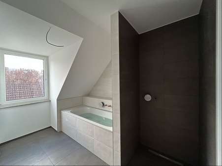 Badezimmer - Dachgeschosswohnung in 91567 Herrieden mit 59m² kaufen