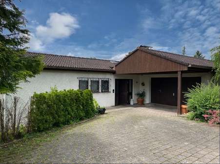 Außenansicht - Einfamilienhaus in 91555 Feuchtwangen mit 140m² kaufen