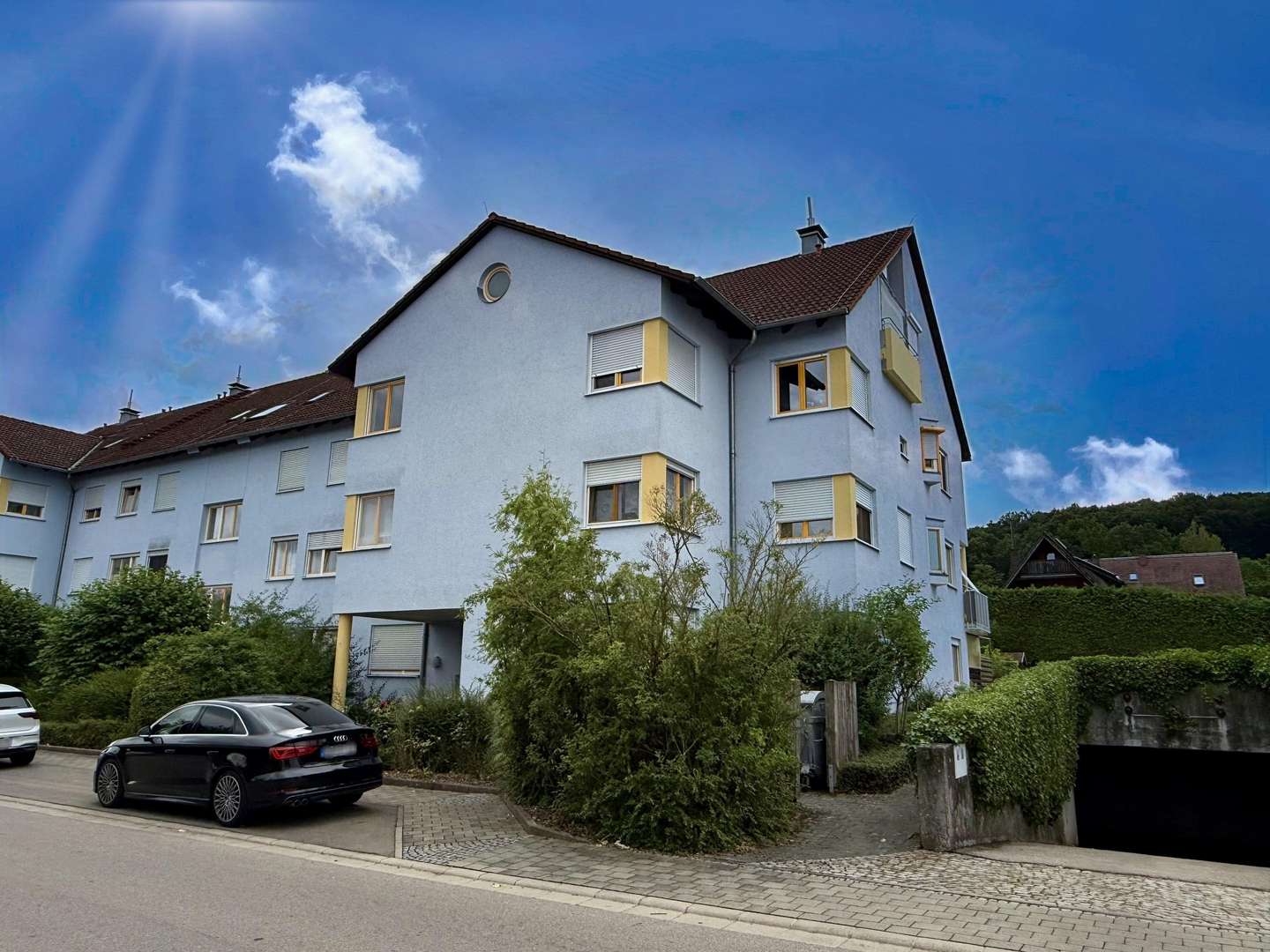Blick auf das Wohhaus - Erdgeschosswohnung in 91710 Gunzenhausen mit 88m² kaufen
