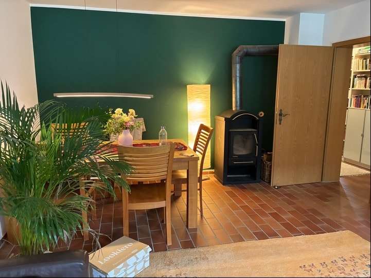 Behagliches Wohnzimmer Behagliches Wohnzimmer - Etagenwohnung in 91710 Gunzenhausen mit 83m² als Kapitalanlage kaufen