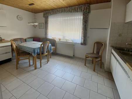 Küche im Erdgeschoss - Zweifamilienhaus in 91710 Gunzenhausen mit 160m² kaufen