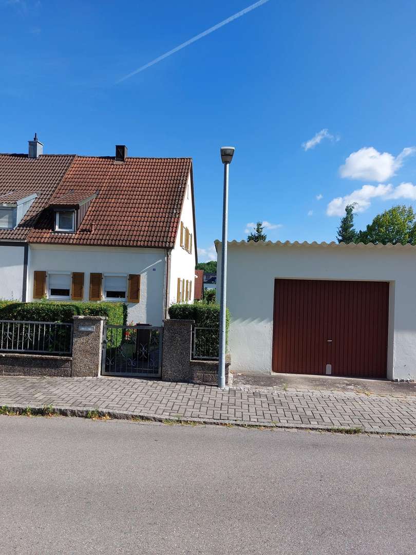 Doppelhaushälfte mit Garage Doppelhaushälfte mit Garage - Doppelhaushälfte in 91710 Gunzenhausen mit 95m² kaufen
