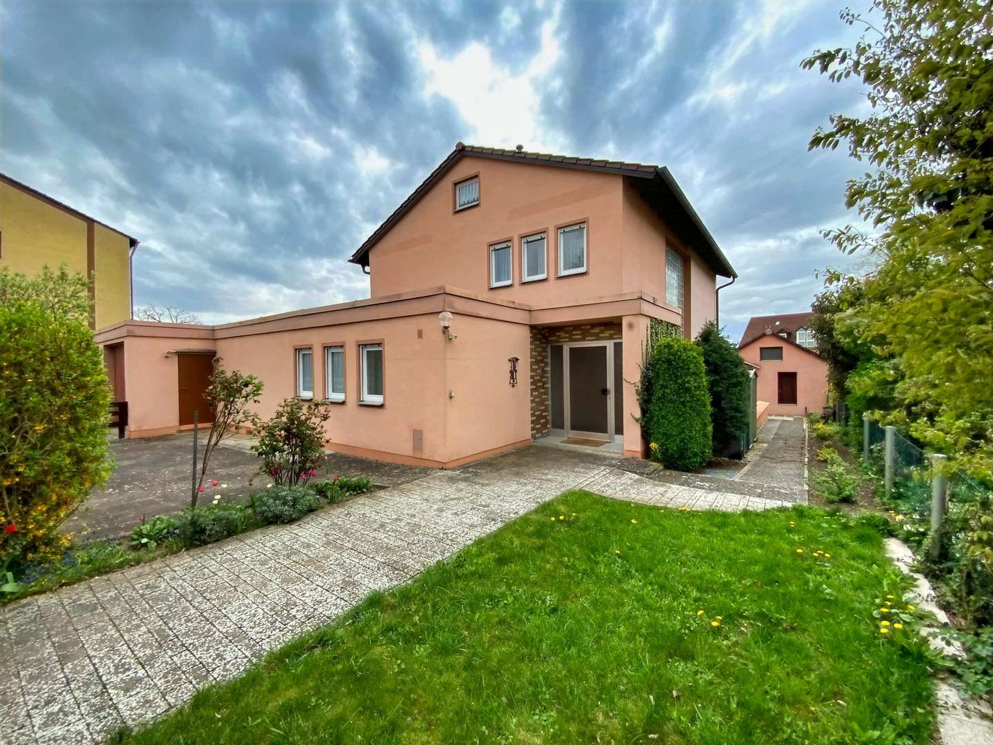 Gepflegtes Haus - großes Grundstück - traumhafte Lage! - Einfamilienhaus in 91710 Gunzenhausen mit 152m² kaufen