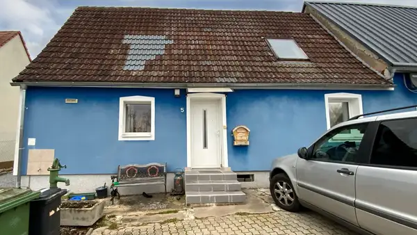 Einfamilienhaus mit viel Potential und großem Grundstück in Pfofeld zu verkaufen.