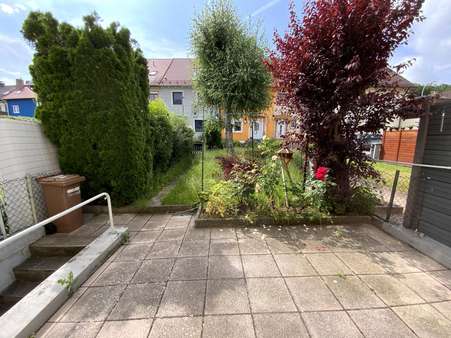 Genießen Sie die Sonne auf der Terrasse und den eigenen Garten - Reihenmittelhaus in 91710 Gunzenhausen mit 86m² kaufen