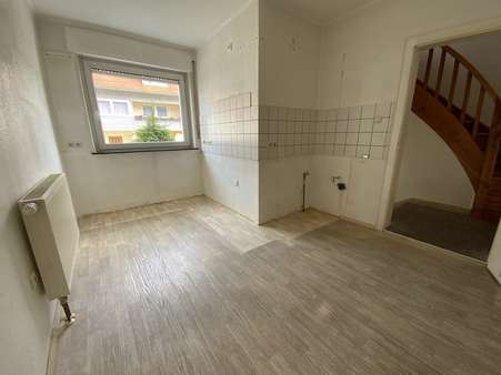 Blick in die Küche - Reihenmittelhaus in 91710 Gunzenhausen mit 86m² kaufen