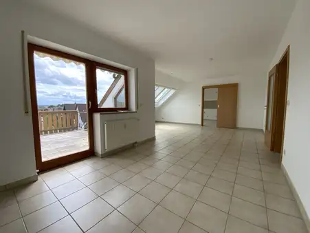 Attraktive Wohnung mit großem Balkon, Garage und Stellplatz zu verkaufen!