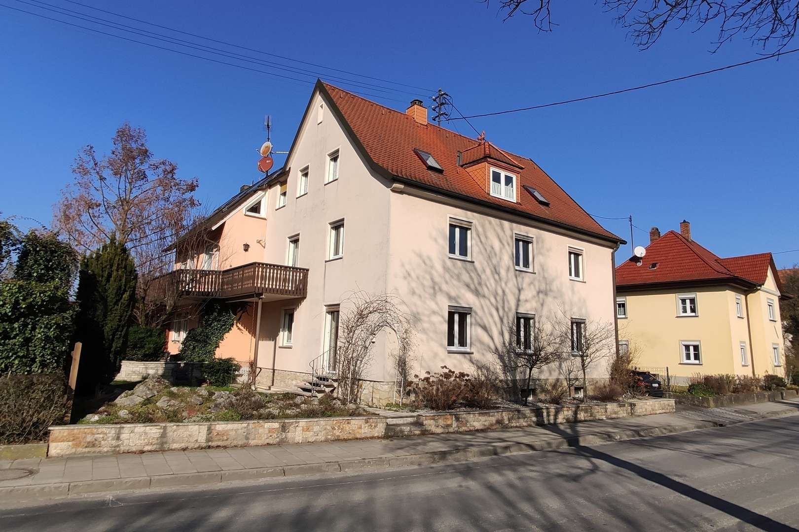 Gebäude Straßenansicht - Mehrfamilienhaus in 96110 Scheßlitz mit 330m² kaufen