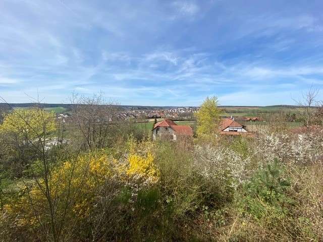 Blick über das Aurachtal - Grundstück in 96135 Stegaurach mit 948m² kaufen