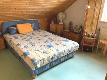 DG: Schlafzimmer - Dachgeschosswohnung in 96138 Burgebrach mit 60m² kaufen