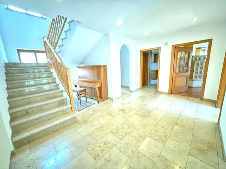 EG: Hier werden Sie sich ab der ersten Sekunde wohlfühlen - Doppelhaushälfte in 96187 Stadelhofen mit 264m² kaufen