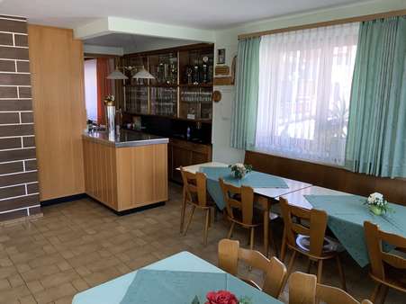 EG: Schankraum - Mehrfamilienhaus in 96132 Schlüsselfeld mit 106m² kaufen
