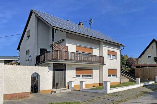 Straßenansicht - Einfamilienhaus in 96332 Pressig mit 140m² kaufen