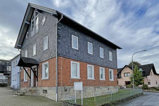 Straßenansicht - Mehrfamilienhaus in 96277 Schneckenlohe mit 90m² kaufen