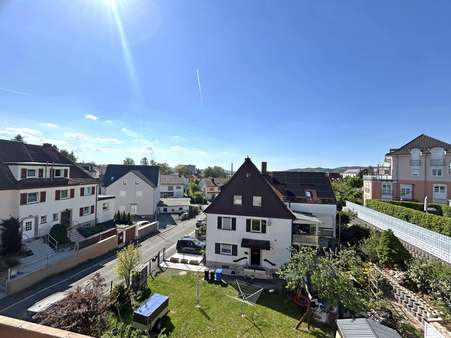 Aussicht vom Balkon - Dachgeschosswohnung in 95326 Kulmbach mit 81m² kaufen