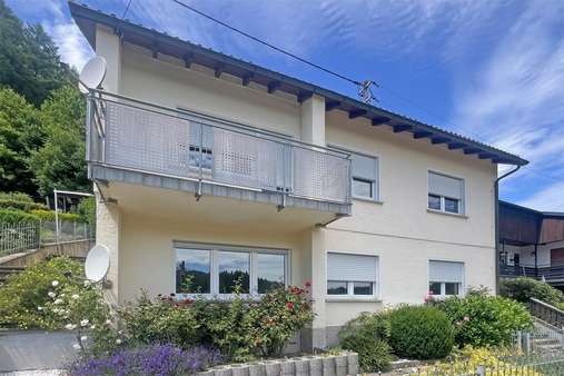 Straßenansicht - Zweifamilienhaus in 96352 Wilhelmsthal mit 200m² kaufen