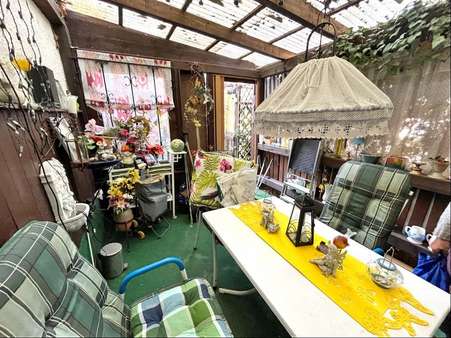 Überdachter Freisitz vor dem Haus - Einfamilienhaus in 95509 Marktschorgast mit 157m² kaufen