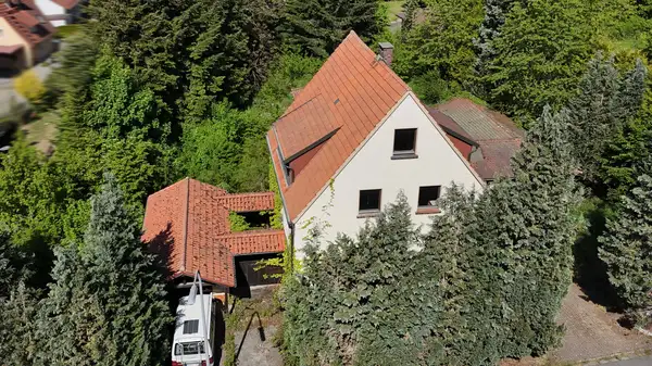 Großzügiges Haus & Grundstück mit Potenzial!