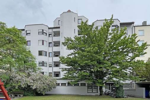 Gartenansicht - Etagenwohnung in 80809 München mit 57m² kaufen