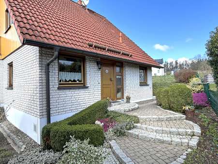 Außenansicht Außenansicht - Einfamilienhaus in 95339 Wirsberg mit 108m² kaufen