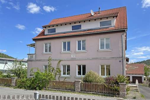 Straßenansicht Straßenansicht - Mehrfamilienhaus in 96317 Kronach mit 302m² kaufen