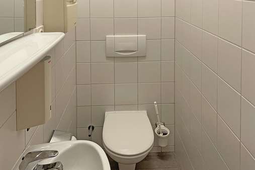 WC - Büro in 96369 Weißenbrunn mit 120m² kaufen