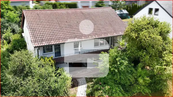 Großzügiges Einfamilienhaus in ruhiger Stadtrandlage