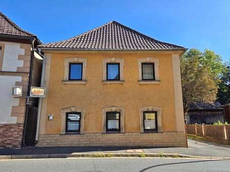 Außenansicht Außenansicht - Einfamilienhaus in 95346 Stadtsteinach mit 140m² kaufen