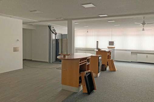 Schalterhalle - Bürohaus in 96365 Nordhalben mit 70m² kaufen