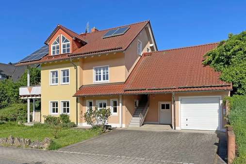 Straßenansicht - Einfamilienhaus in 96328 Küps mit 184m² kaufen