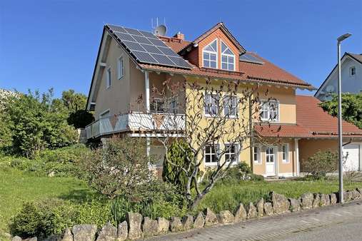 Straßenansicht - Einfamilienhaus in 96328 Küps mit 184m² kaufen