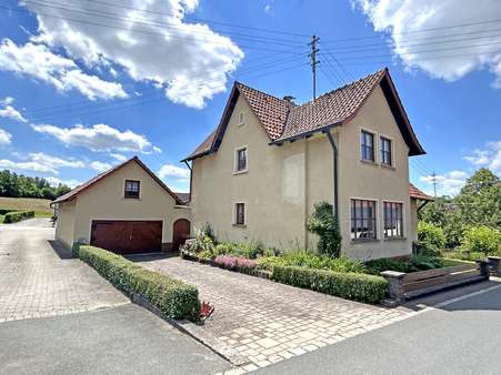 Außen, front - Einfamilienhaus in 95365 Rugendorf mit 139m² kaufen