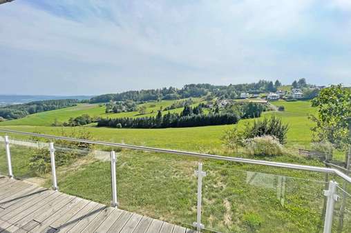 Ausblick vom Balkon - Einfamilienhaus in 96317 Kronach mit 140m² kaufen