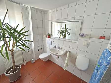 OG, Gäste WC - Etagenwohnung in 95326 Kulmbach mit 98m² kaufen