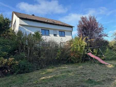 Hinteransicht Wohnhaus  - Zweifamilienhaus in 95500 Heinersreuth mit 183m² kaufen