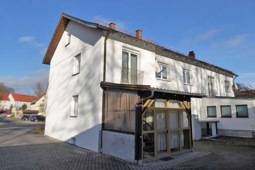 Außenansicht Außenansicht - Doppelhaushälfte in 95466 Weidenberg mit 141m² kaufen