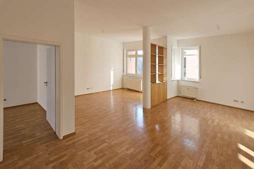 Wohn- und Esszimmer - Etagenwohnung in 95444 Bayreuth mit 100m² kaufen