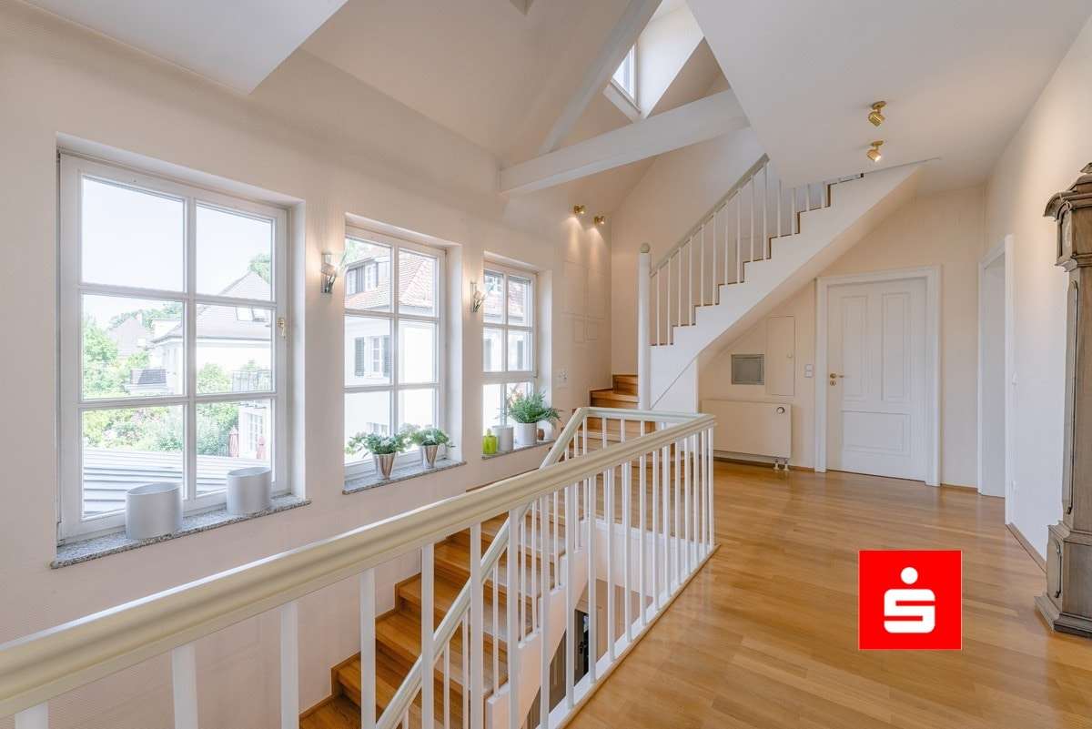 Treppenhaus - Villa in 95445 Bayreuth mit 357m² kaufen