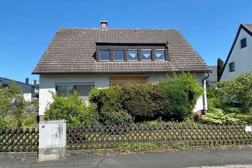 Außenansicht Außenansicht - Einfamilienhaus in 95488 Eckersdorf mit 190m² kaufen