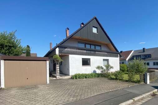 Außenansicht Außenansicht - Einfamilienhaus in 95488 Eckersdorf mit 190m² kaufen