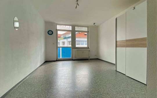 Wohn / Schlafzimmer - Etagenwohnung in 95445 Bayreuth mit 22m² kaufen