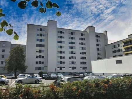 Ansicht Gesamthaus - Wohnung - links Hochpaterre Ansicht Gesamthaus - Wohnung - links Hochpaterre - Etagenwohnung in 95448 Bayreuth mit 79m² kaufen