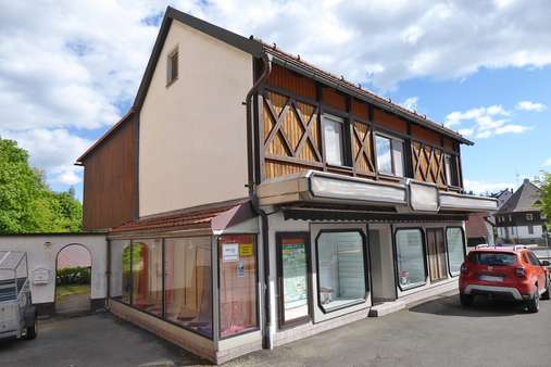 Außenansicht Außenansicht - Zweifamilienhaus in 95686 Fichtelberg mit 200m² kaufen