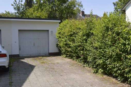 Zufahrt zweite Garage - Einfamilienhaus in 95447 Bayreuth mit 118m² kaufen